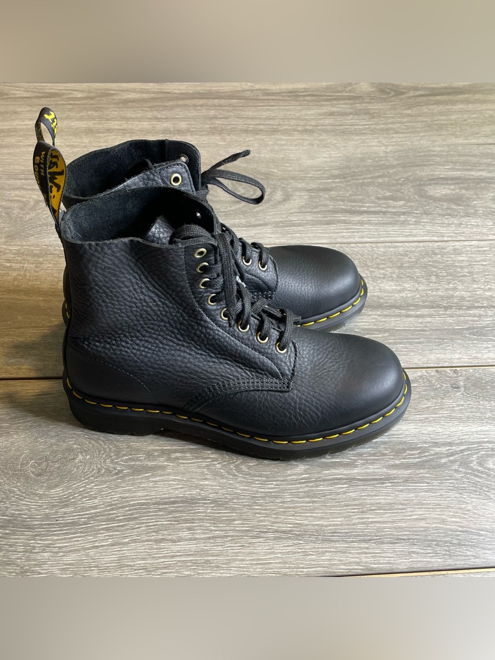 Dr Martens 1460 Pascal Black Leather 8 Eye Boots Women’s Sz 10 Mens 9 AirWair
